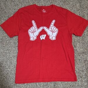 *NEVER WORN* Fanatics Wisconsin Badgers Red Men's Short Sleeve Tee - Size Large